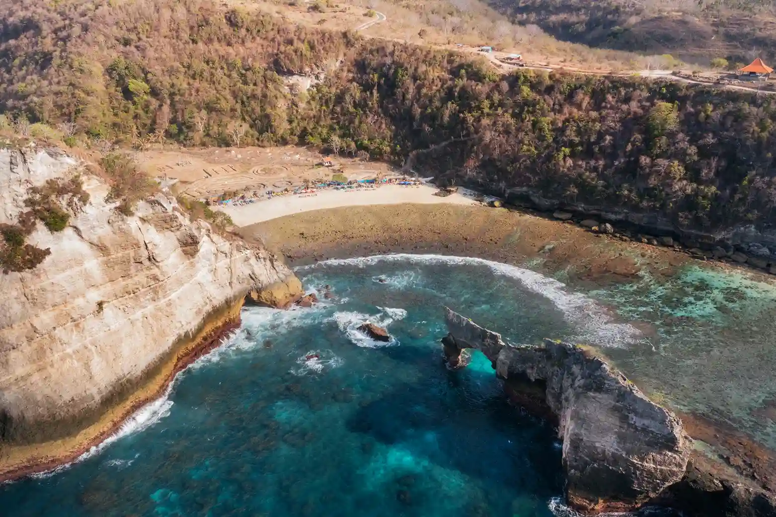 阿圖海灘 Atuh Beach 東部秘境